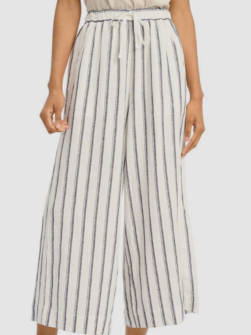 Splendid White Wide-Leg Pants with Black Pinstripes